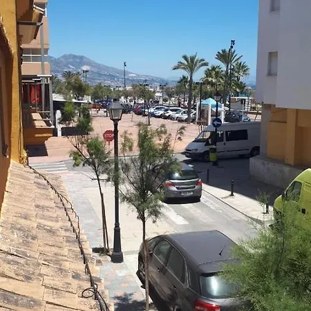En Junto Al Paseo Maritimo פואנגירולה